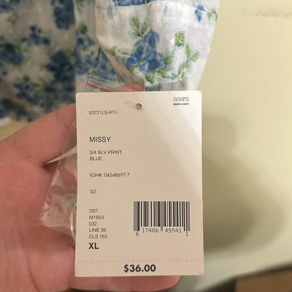 Button down blouse - Picture 4 of 5